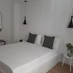 Apartment Cris House *